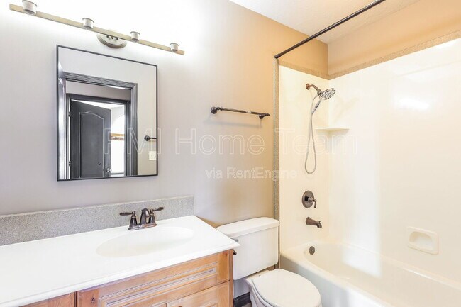 Building Photo - 2361 N 10 W