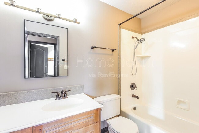 Foto del edificio - 2361 N 10 W