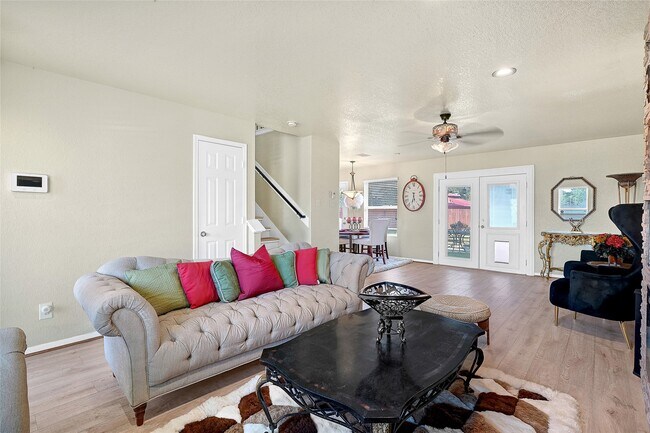 Foto del edificio - 16107 Sheldon Ridge Way