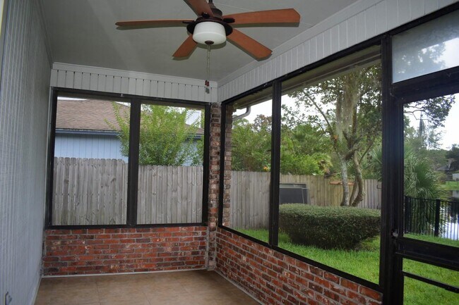 Building Photo - 10439 Inverness Dr