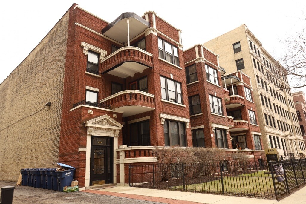 439 W Melrose St Unit B4, Chicago, IL 60657 Condo for Rent in Chicago