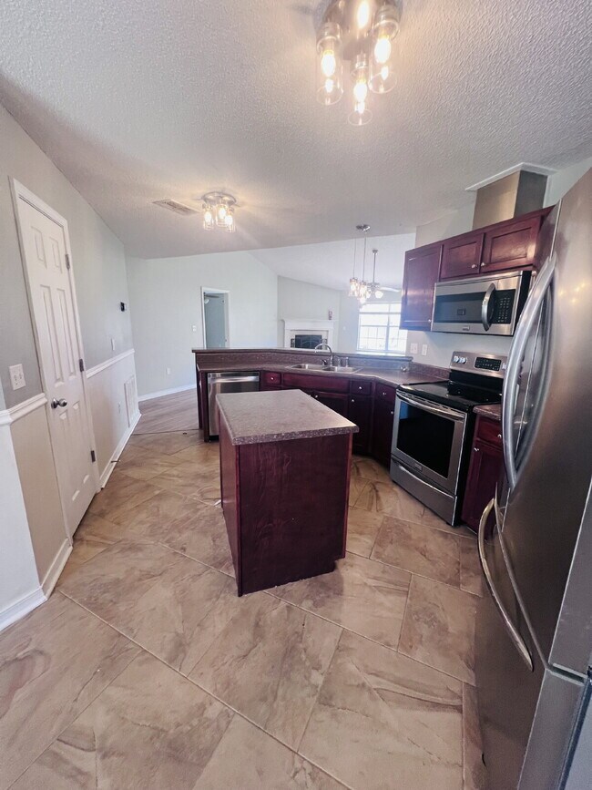 Building Photo - 203 Citadel Ln