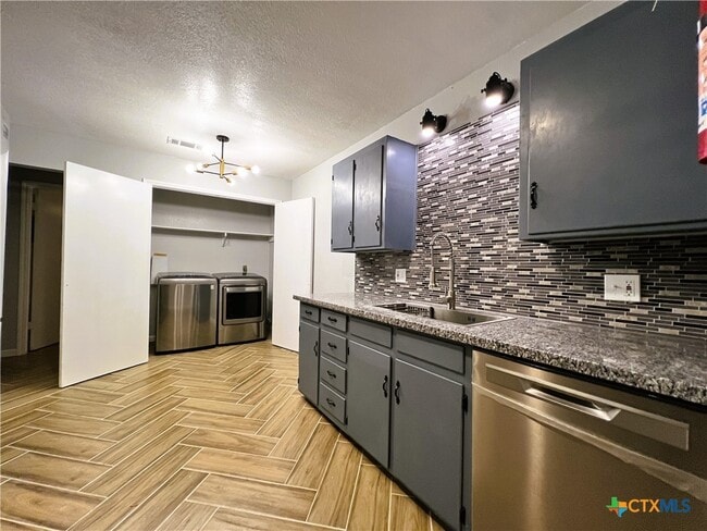 Building Photo - 303 Erby Ave