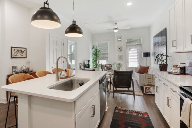 Foto del edificio - 449 Clairemont Ave