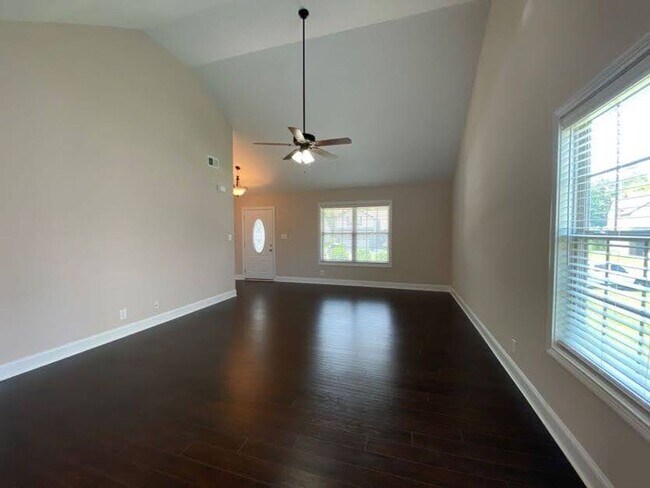 Foto del edificio - $1650 Adorable 3 Bedroom 2 Bath Ranch Home...