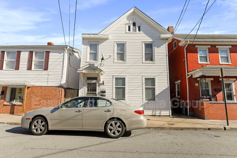 Primary Photo - 721 2nd St