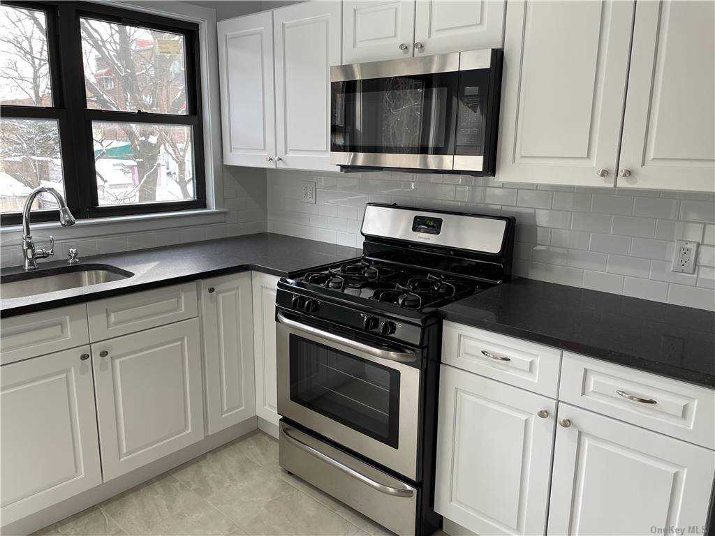 Primary Photo - 59-40 48th Ave