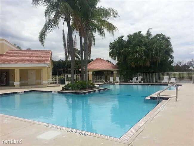 Building Photo - 457 Vista Isles Dr