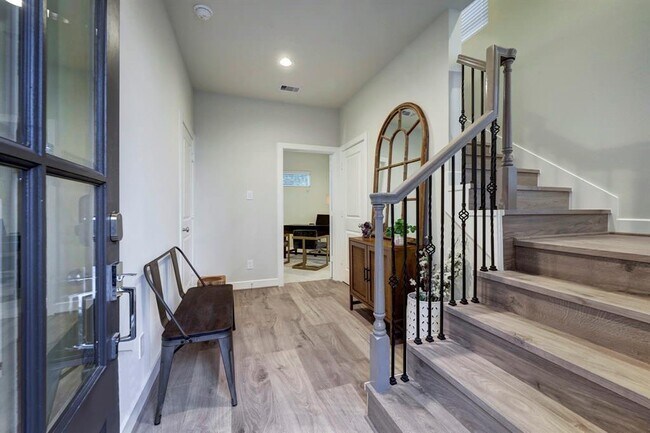 Foto del edificio - 2204 Penny Derrick Ln