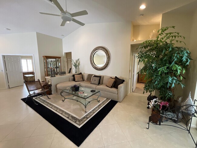 Foto del edificio - 7936 Laina Ln