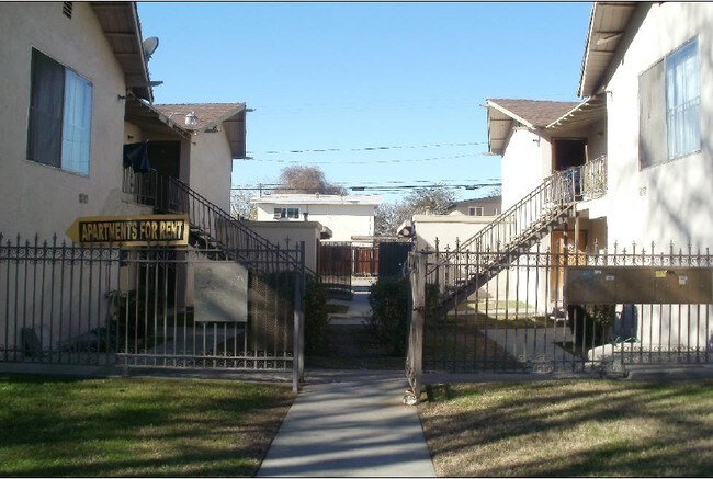 Foto del edificio - 627-639 Karesh Ave