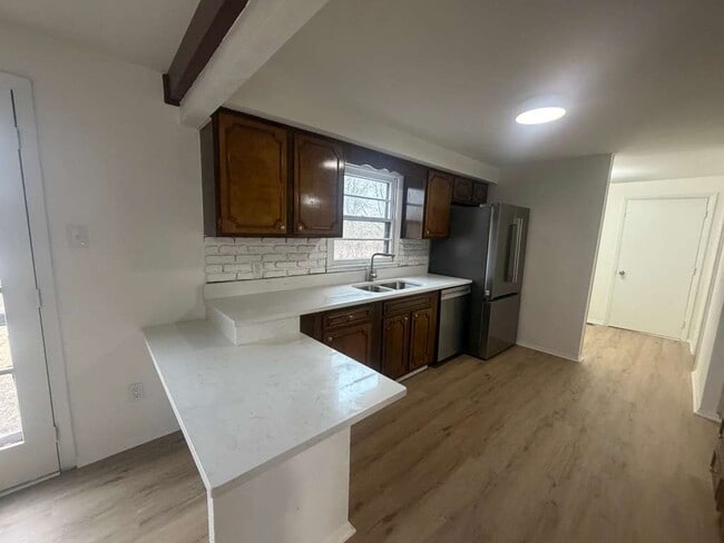 Building Photo - 2007 W 75th Pl