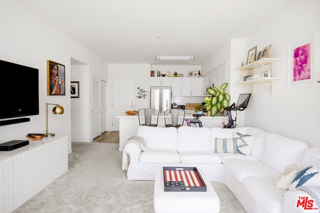 Foto del edificio - 12655 Bluff Creek Dr