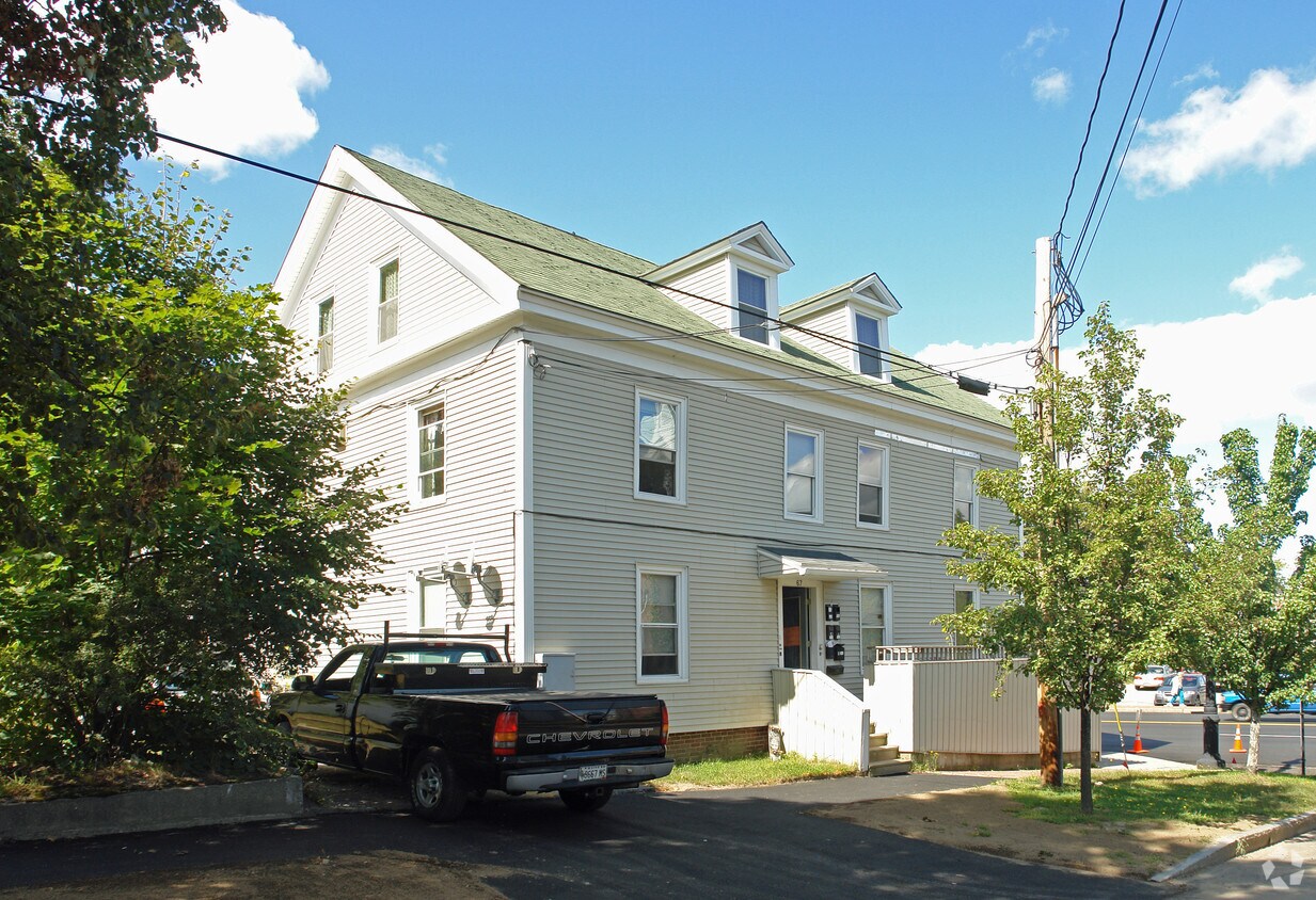 Building Photo - 65-67 Pleasant St