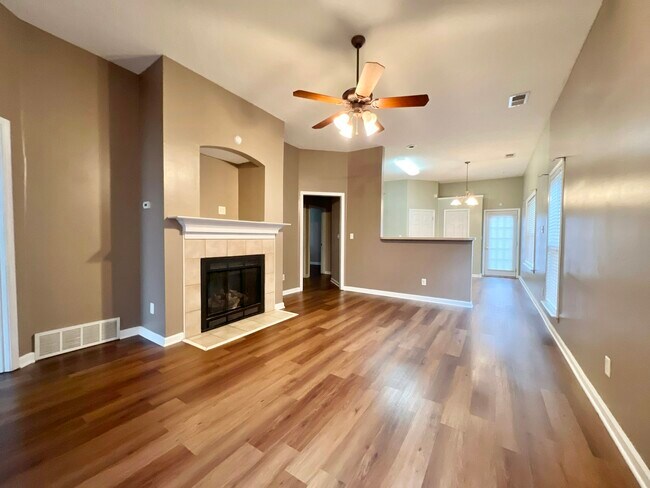 Building Photo - 6848 Showboat Lane