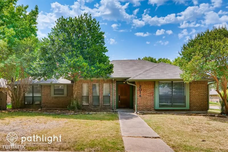 Foto principal - 3 br, 2 bath House - 2014 Espinosa Dr UNIT