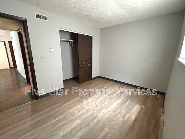 Building Photo - 2080 W Washington St