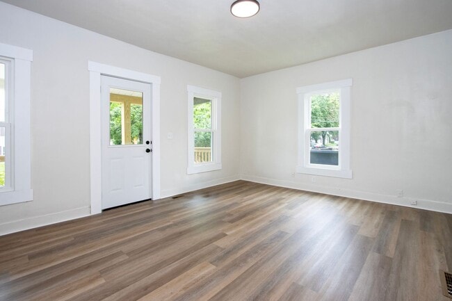 Foto del edificio - Two Bedroom Duplex