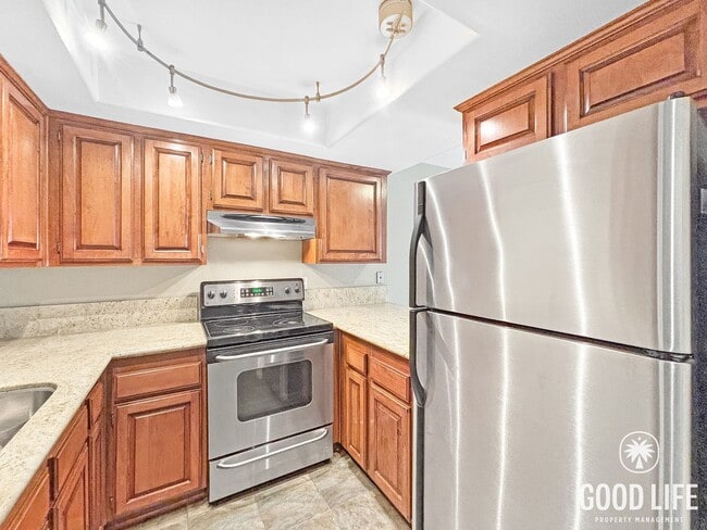 Building Photo - Inviting 1B/1.5BA Condo with Balcony in Cortez Hill