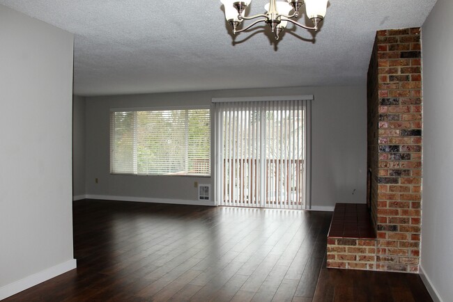 Building Photo - Ramona Apartments
