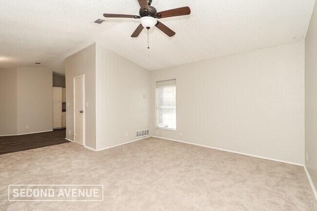 Foto del edificio - 127 Woodhill St