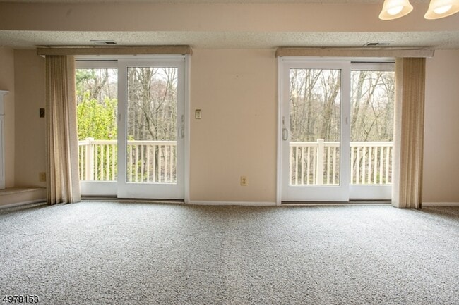 Building Photo - 117 Woods Edge Dr