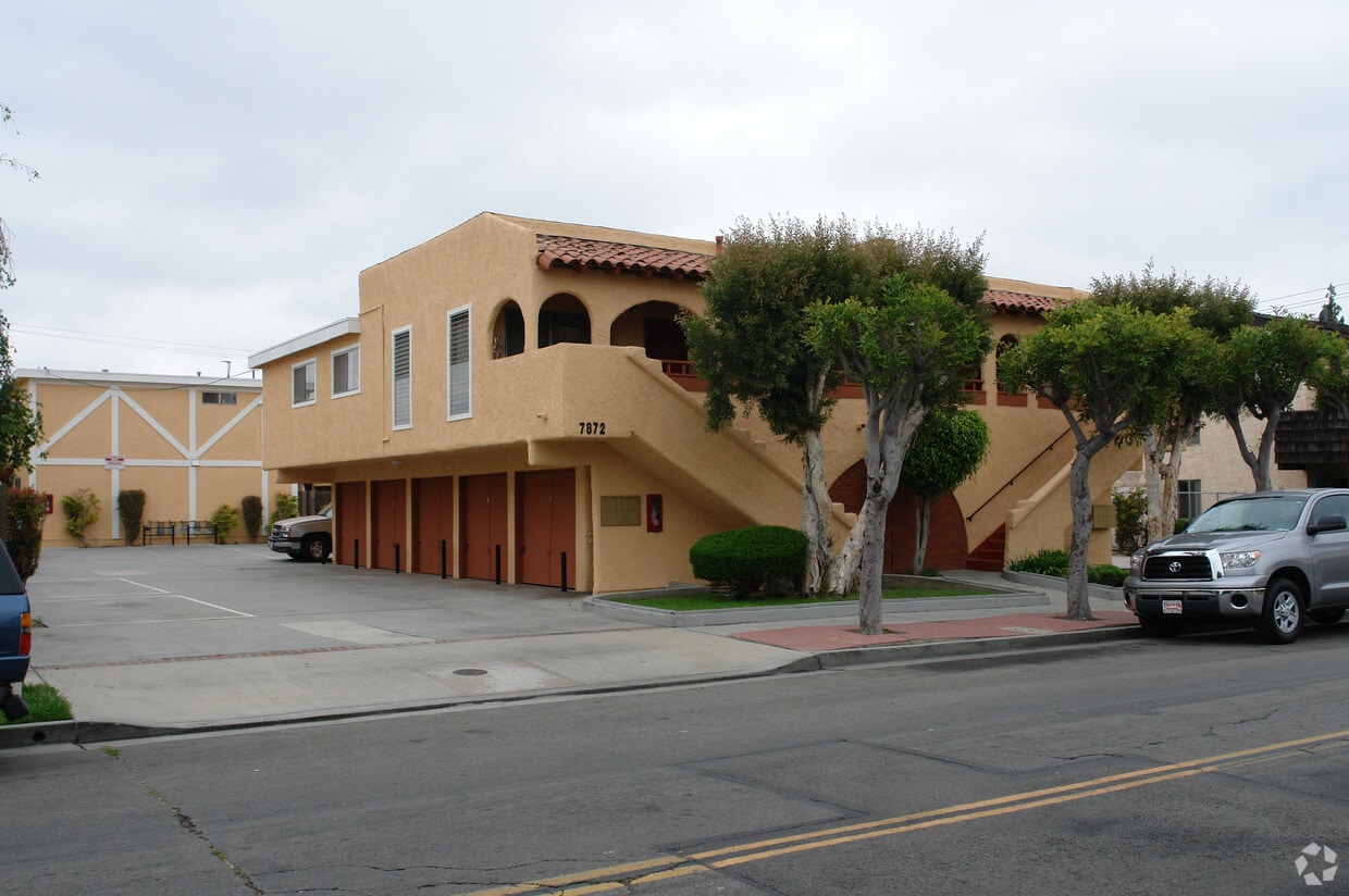 Primary Photo - 7862 Stark St