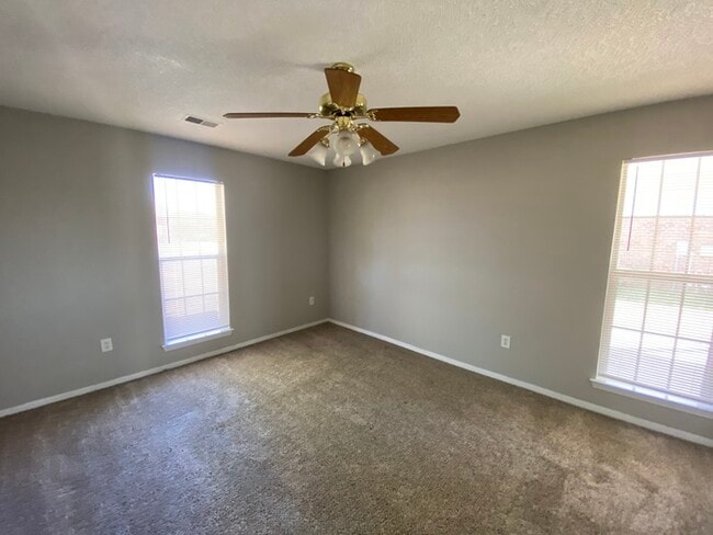 Building Photo - 10051 Williford Dr