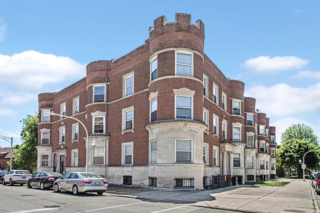 Primary Photo - 1029 E 41st Pl