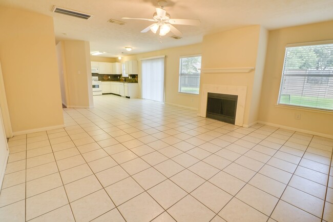 Foto del edificio - 16318 Cypress Trace Dr