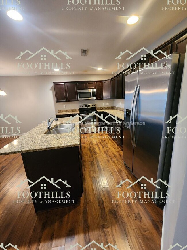Foto del edificio - 1027 Whirlaway Cir