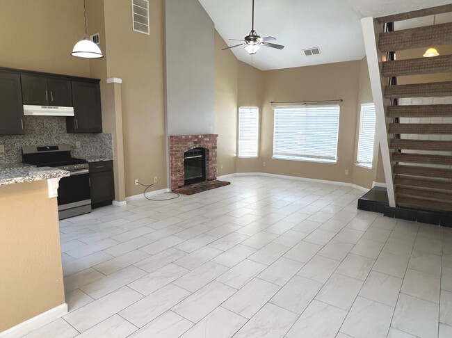 Foto del edificio - 5354 Meadow Wood Ln