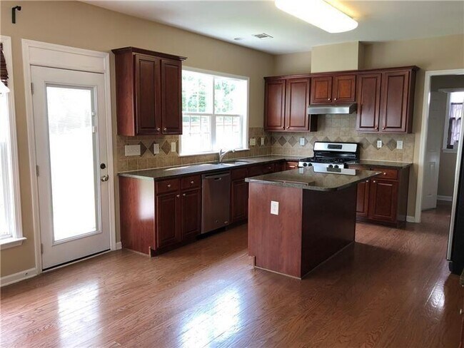 Building Photo - 203 Revillion Way