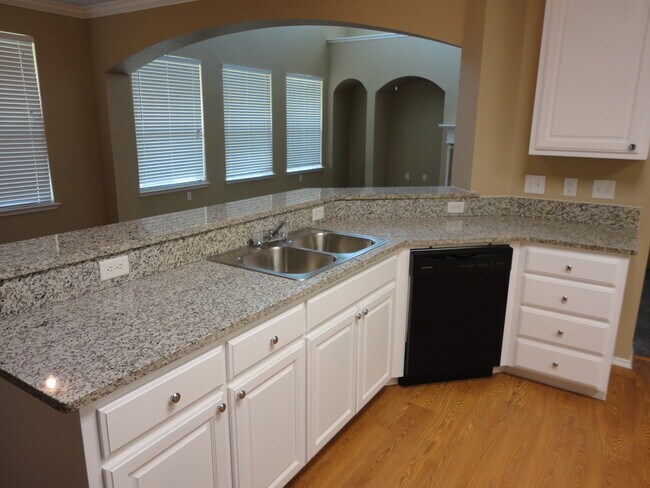 Building Photo - 465 N Waterford Oaks Drive