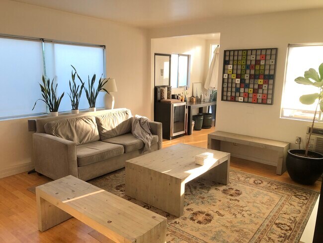 Foto del edificio - 3412 Helms Ave