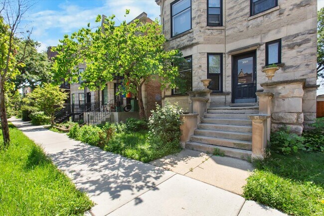 Foto del edificio - 3311 W Wrightwood Ave