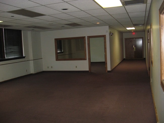 Building Photo - 333 N English St