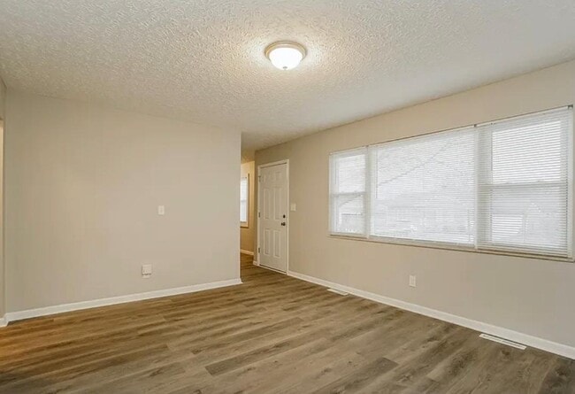 Building Photo - 2084 Belcher Dr