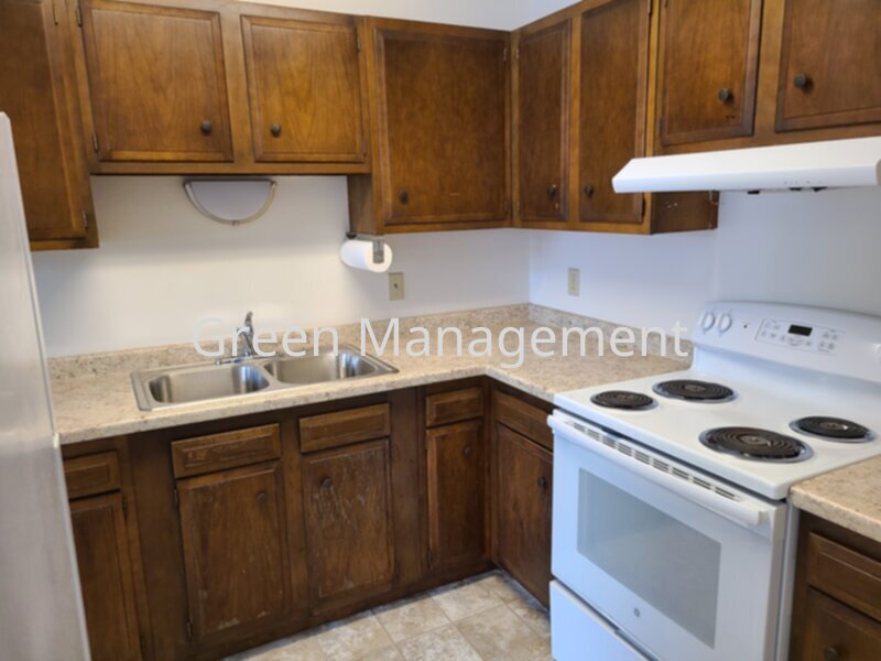 Primary Photo - 2 Bedroom in 4 plex
