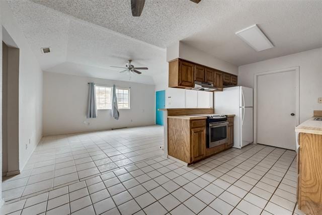 Building Photo - 411 S Las Vegas Trail
