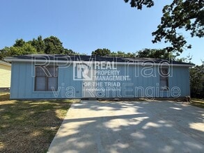 Building Photo - 617 Ross Ave