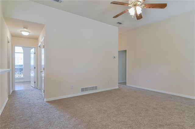 Building Photo - 502 Wild Springs Dr
