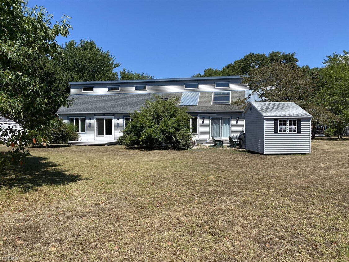 2 br, 1 bath Condo 5 Indian Trail, Unit 4 Condo for Rent in Narragansett, RI