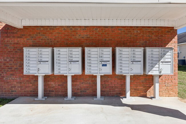 Building Photo - Home Place Apartments