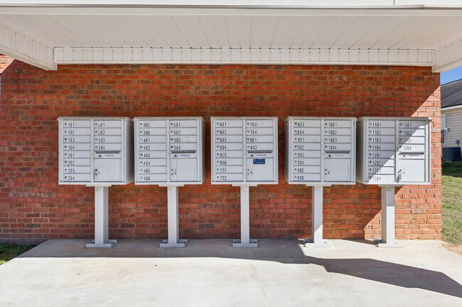 Foto del edificio - Home Place Apartments