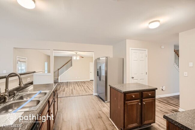 Foto del edificio - 4 br, 2 bath House - 4445 Ferncrest Place ...