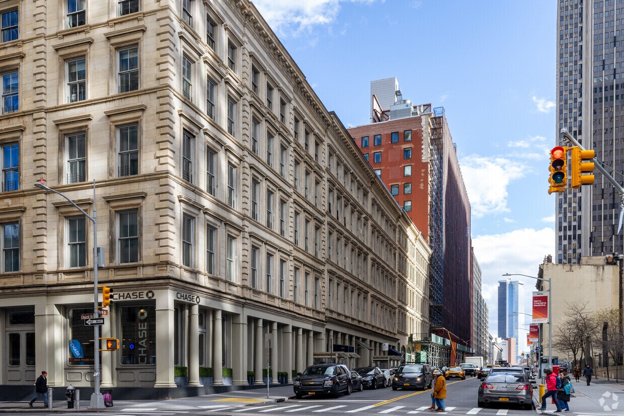 Primary Photo - Worth Building Condominium
