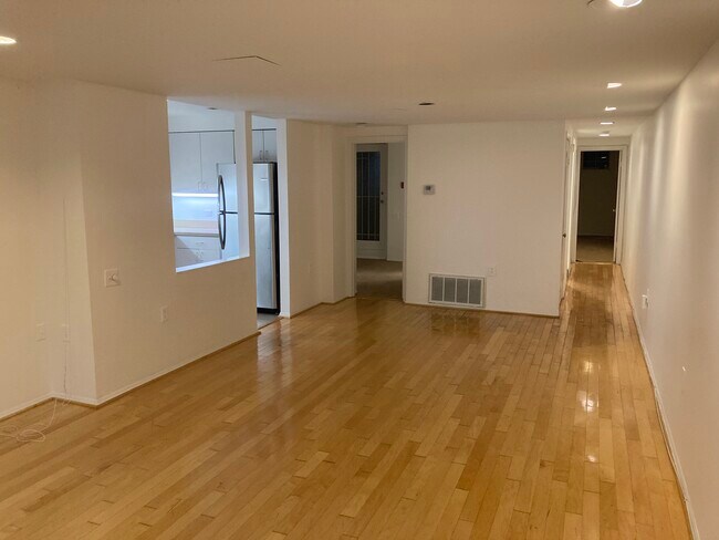 English Basement - 1833 19th St NW