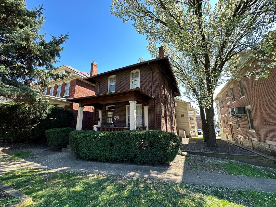 Foto principal - 113 E Lane Ave