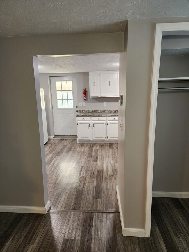 Kitchen - 5243 Highland Rd